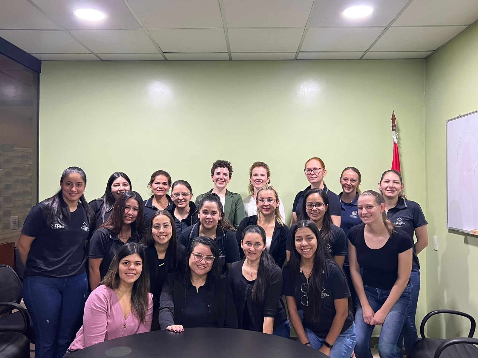 Capacitación de autoestima Octubre Rosa.